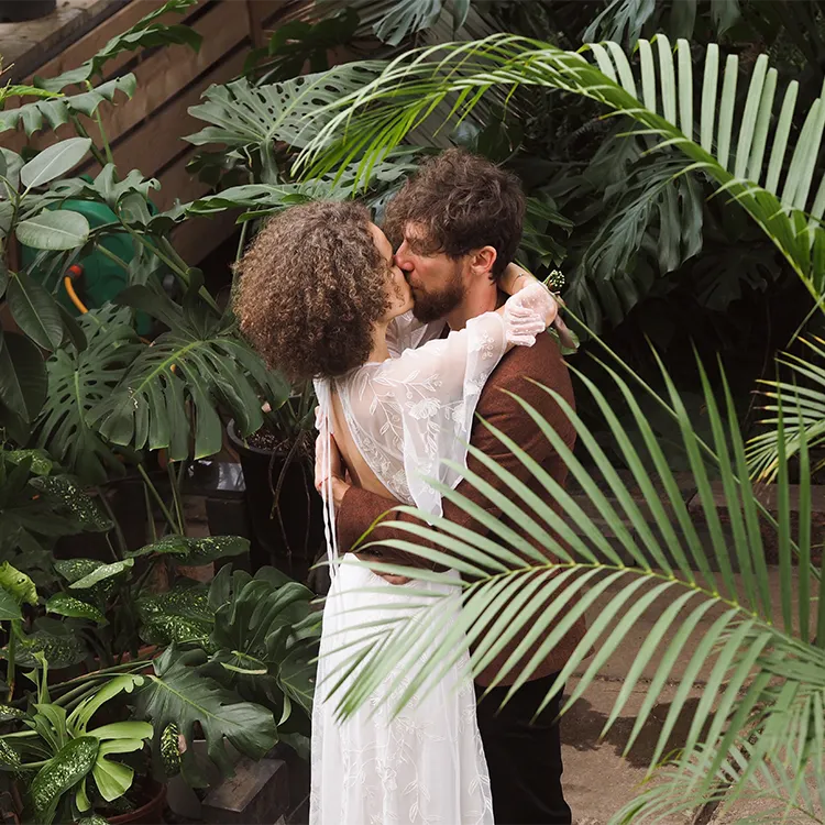 Come Organizzare un Matrimonio in Stile Tropicale