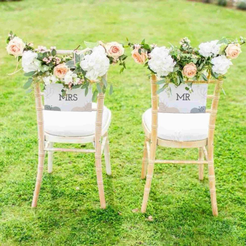 grafica wedding - targhette mrs e mr sedie sposi