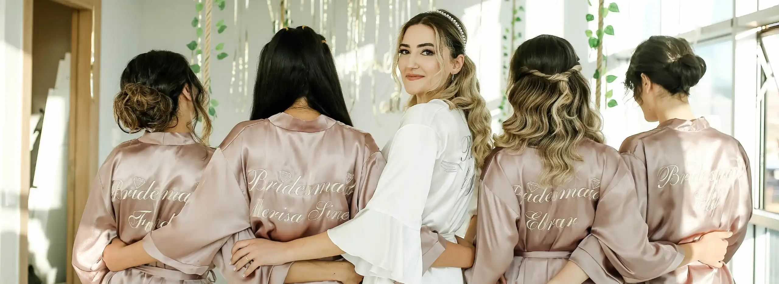 I Compiti delle Damigelle durante il Matrimonio - Regali personalizzati per damigelle - graficawedding.it