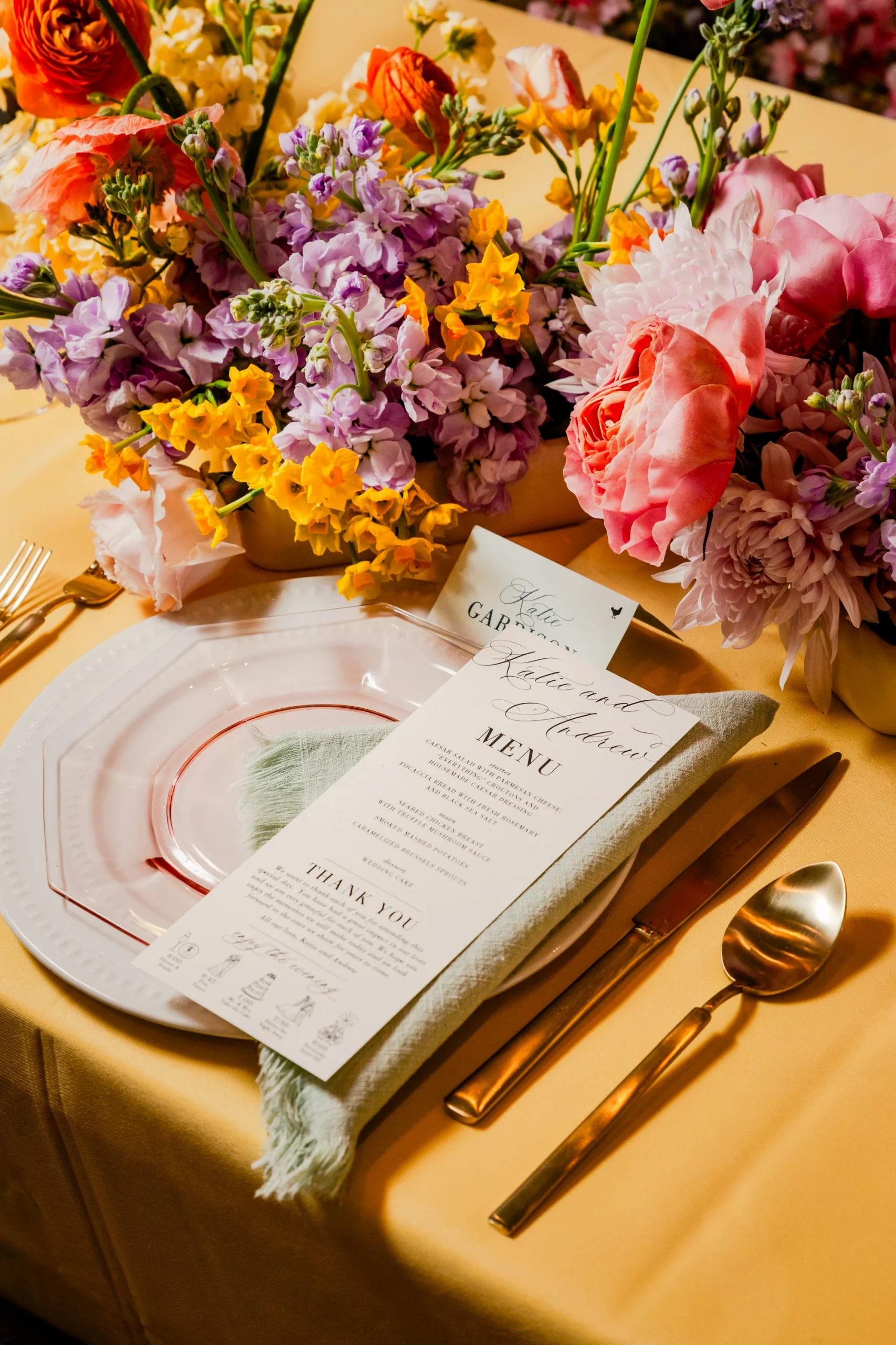 Menu di matrimonio personalizzati: il dettaglio che completa la mise en place
