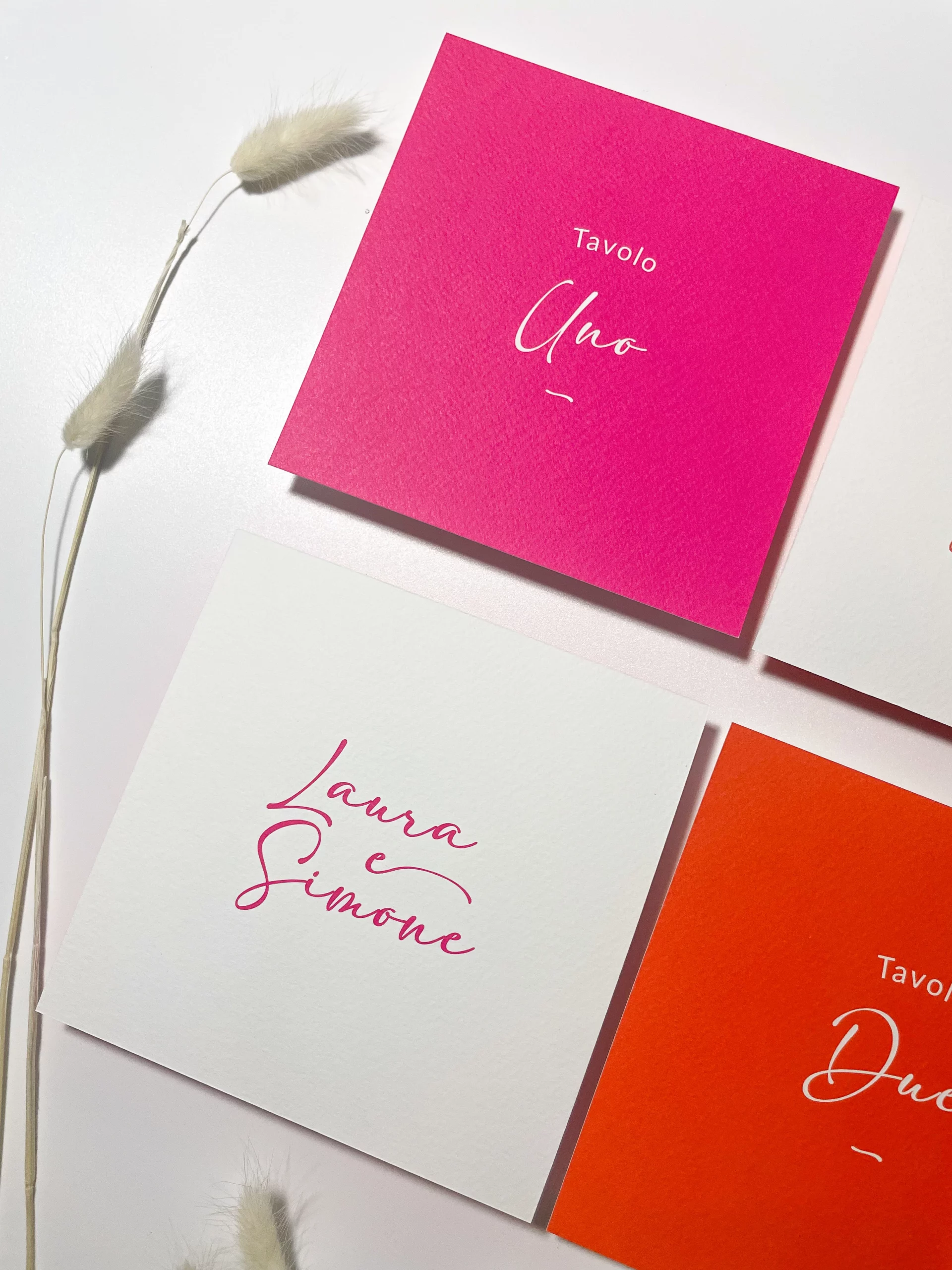 segnatavolo con numero per matrimonio - grafica wedding